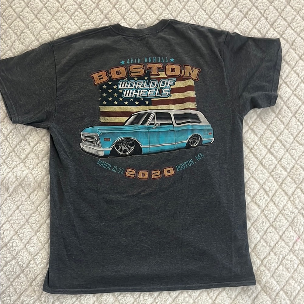 Gildan Charcoal Heather Solid Tee — Dark Gray Crewneck